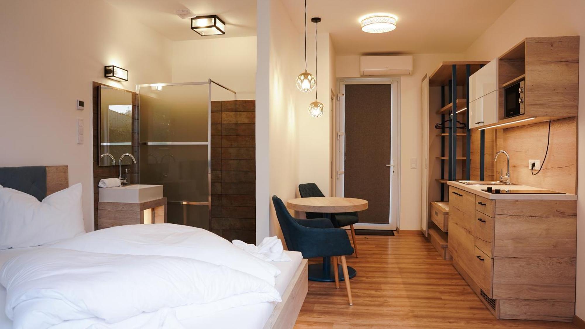 Napsugar Club Es Panzio Bed and Breakfast Fonyód Eksteriør billede
