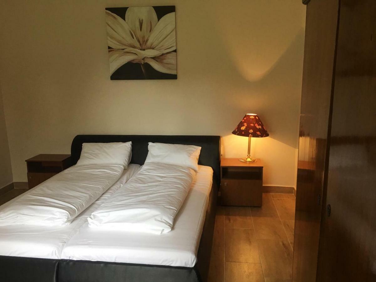 Napsugar Club Es Panzio Bed and Breakfast Fonyód Eksteriør billede