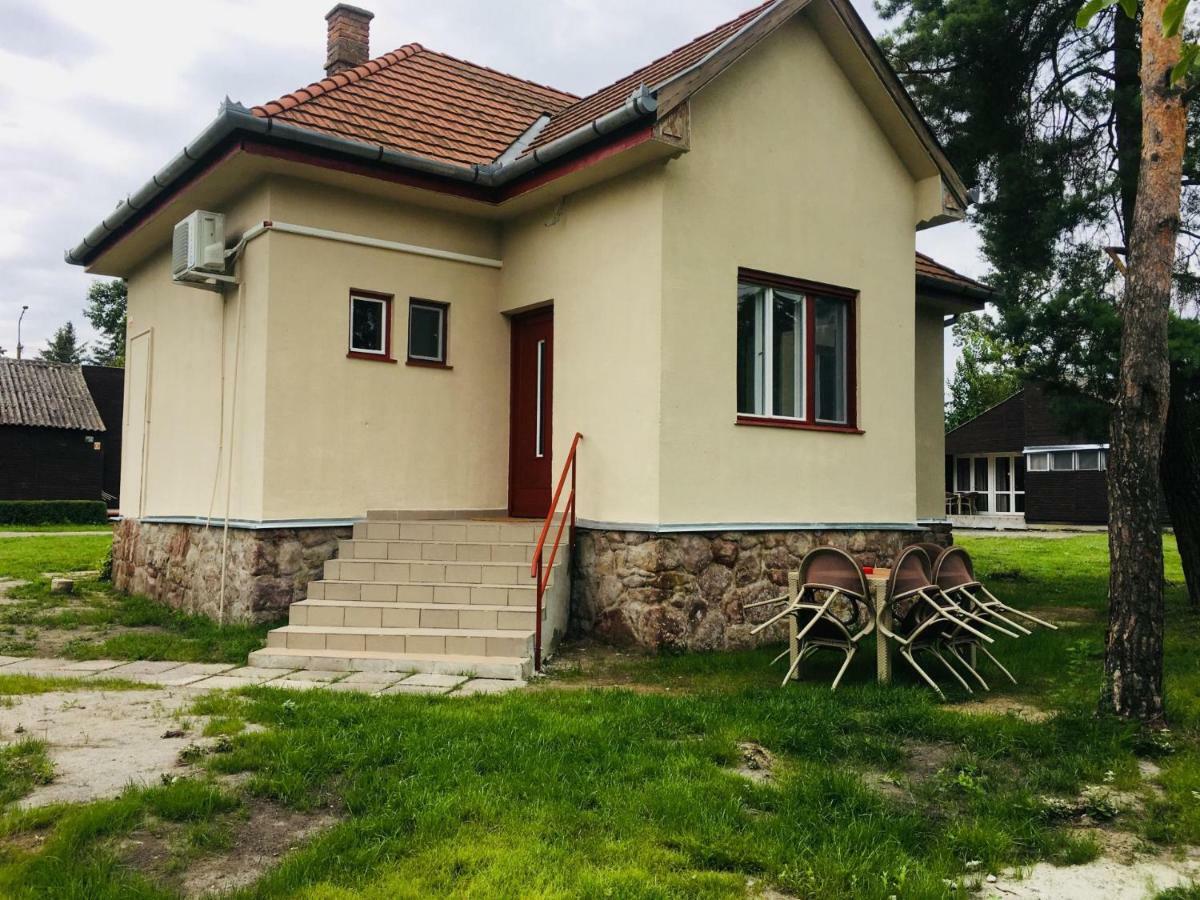 Napsugar Club Es Panzio Bed and Breakfast Fonyód Eksteriør billede